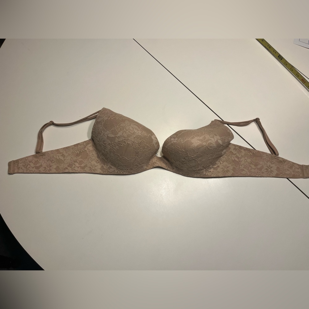 Victoria’s Secret Angels secret embrace 38D push-up tan beige